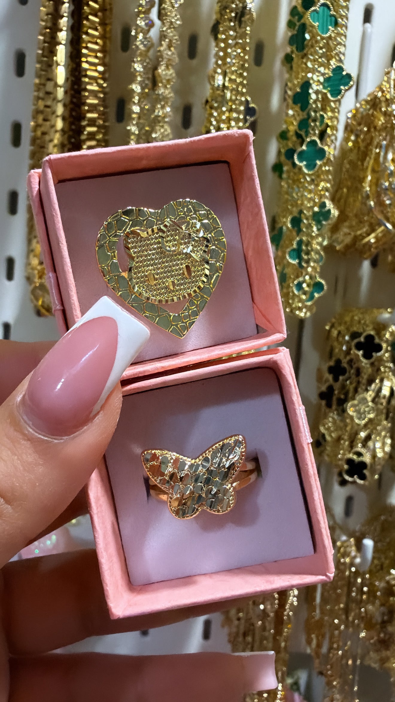 Translation missing: en.Rings: Rings